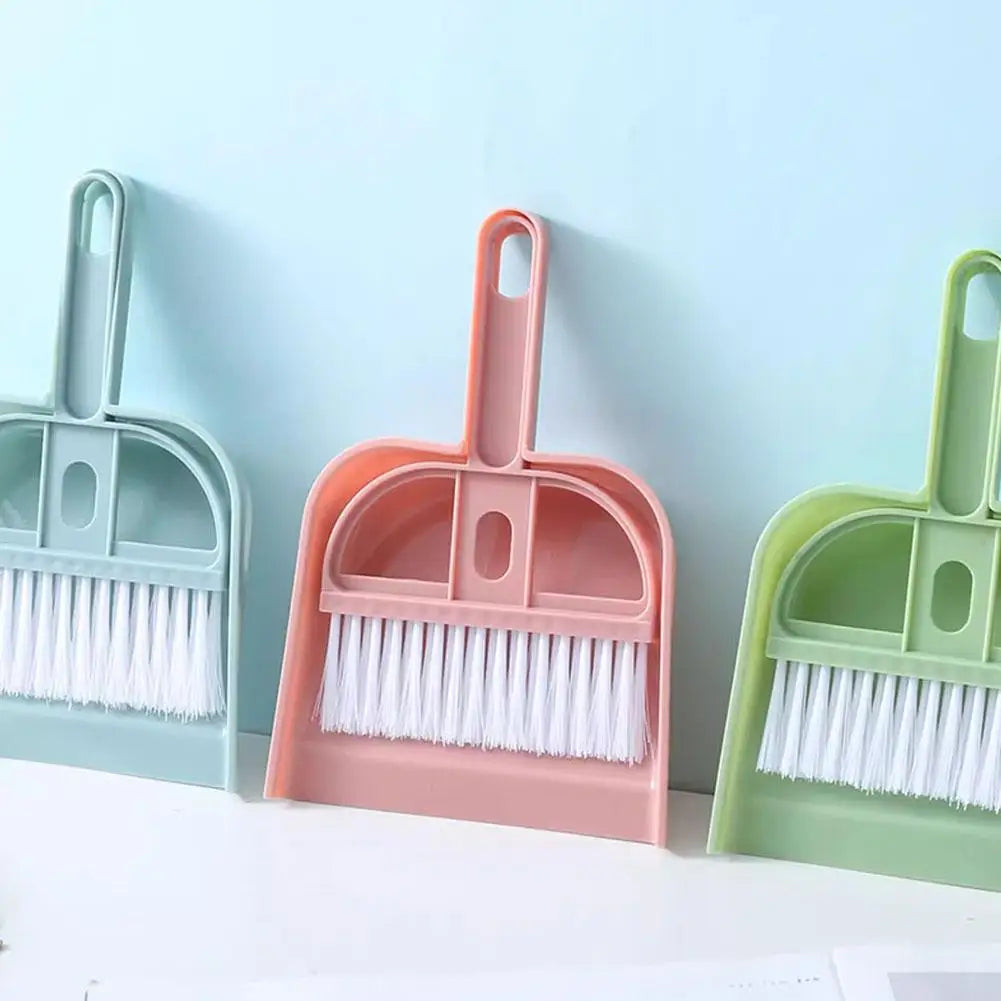 Woof Wink Mini Broom & Dustpan Cleaning Set